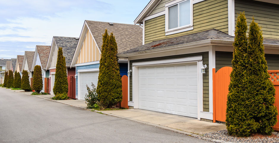 Broken garage door repair Rochester