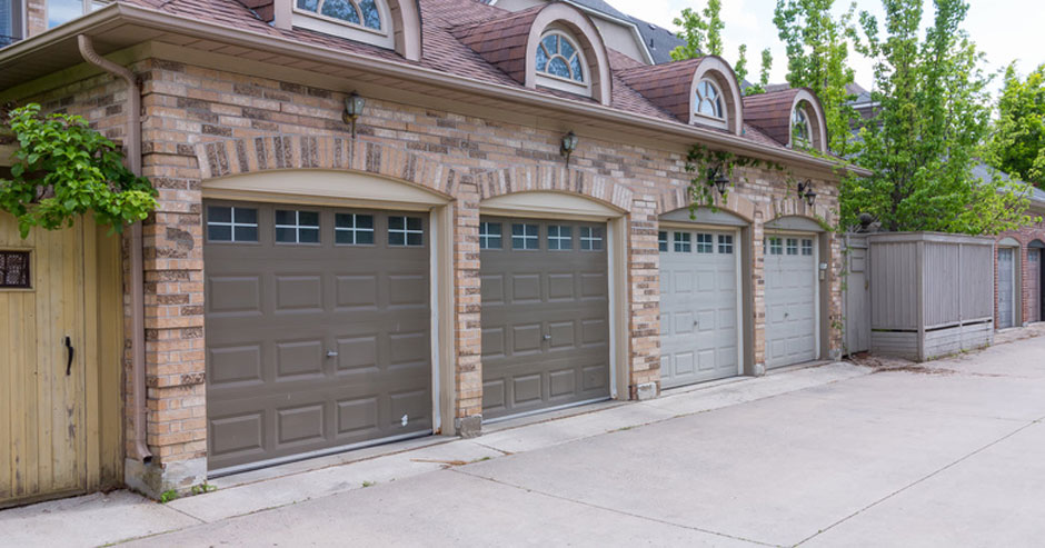 Broken garage door repair Rochester