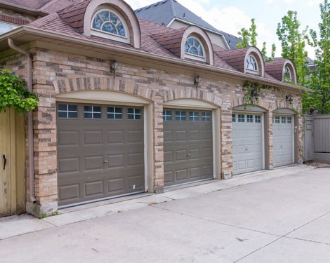 Installed garage doors in Pleasant Prairie Wisconsin